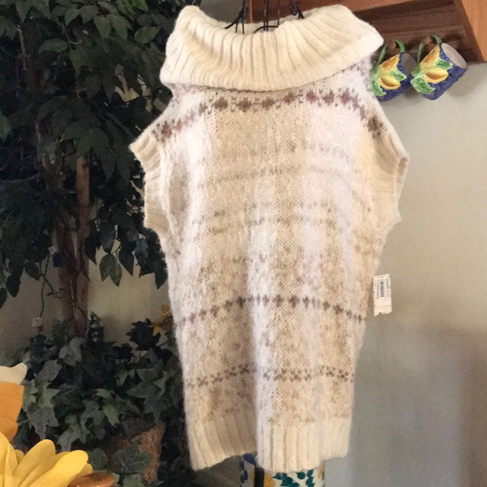 FREE PEOPLE IVORY WINTER SWEATER NWT